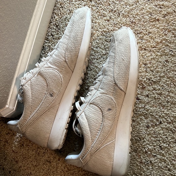 NIKE stranger things shoes - Picture 2 of 7